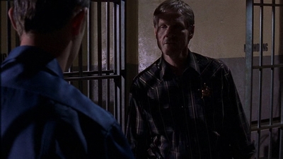 ROSWELL_-_E1X09_HEAT_WAVE_364.jpg