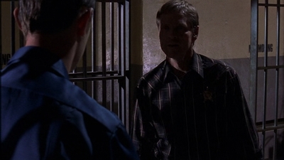 ROSWELL_-_E1X09_HEAT_WAVE_365.jpg