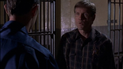 ROSWELL_-_E1X09_HEAT_WAVE_370.jpg