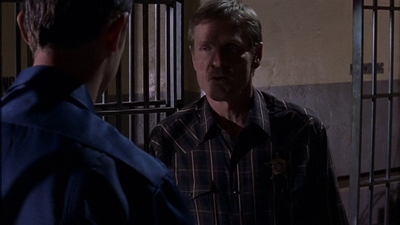 ROSWELL_-_E1X09_HEAT_WAVE_372.jpg