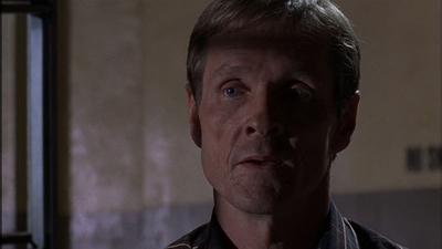 ROSWELL_-_E1X09_HEAT_WAVE_385.jpg