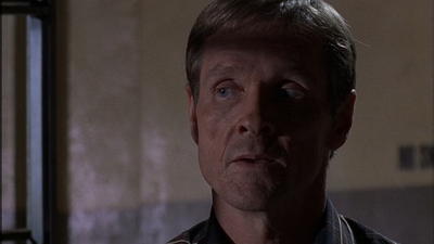 ROSWELL_-_E1X09_HEAT_WAVE_388.jpg