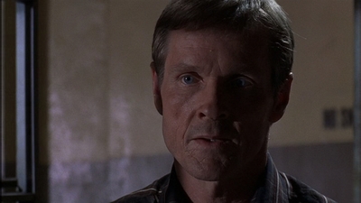 ROSWELL_-_E1X09_HEAT_WAVE_389.jpg