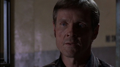 ROSWELL_-_E1X09_HEAT_WAVE_394.jpg