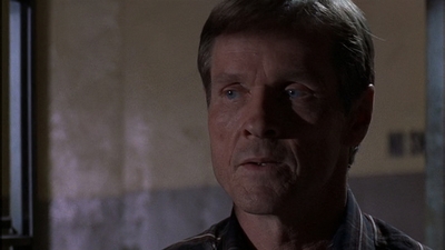 ROSWELL_-_E1X09_HEAT_WAVE_397.jpg