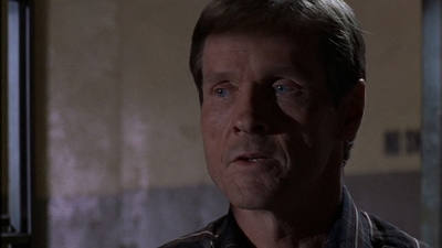 ROSWELL_-_E1X09_HEAT_WAVE_398.jpg