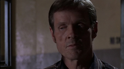 ROSWELL_-_E1X09_HEAT_WAVE_401.jpg
