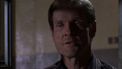 ROSWELL_-_E1X09_HEAT_WAVE_402.jpg