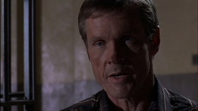 ROSWELL_-_E1X09_HEAT_WAVE_410.jpg