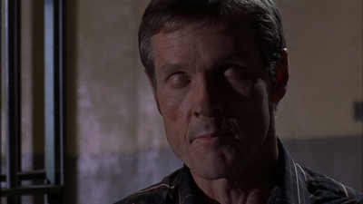ROSWELL_-_E1X09_HEAT_WAVE_416.jpg