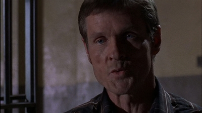 ROSWELL_-_E1X09_HEAT_WAVE_417.jpg