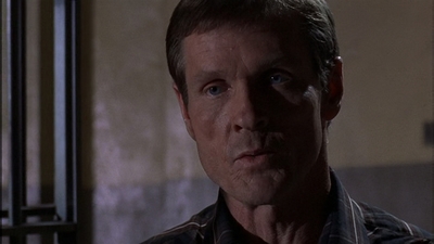 ROSWELL_-_E1X09_HEAT_WAVE_418.jpg