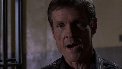 ROSWELL_-_E1X09_HEAT_WAVE_419.jpg
