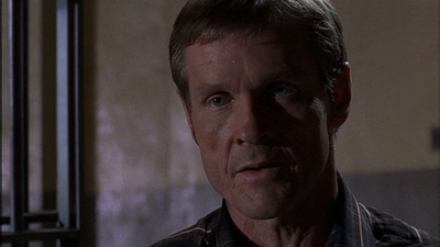 ROSWELL_-_E1X09_HEAT_WAVE_423.jpg