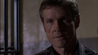 ROSWELL_-_E1X09_HEAT_WAVE_425.jpg