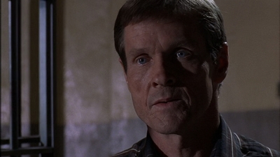 ROSWELL_-_E1X09_HEAT_WAVE_431.jpg