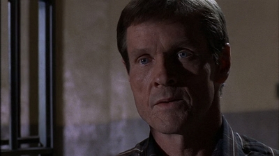 ROSWELL_-_E1X09_HEAT_WAVE_432.jpg