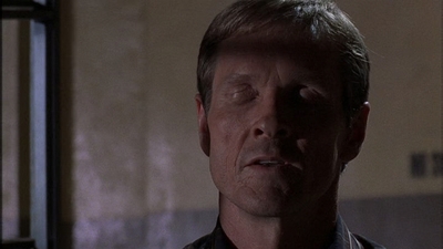 ROSWELL_-_E1X09_HEAT_WAVE_433.jpg
