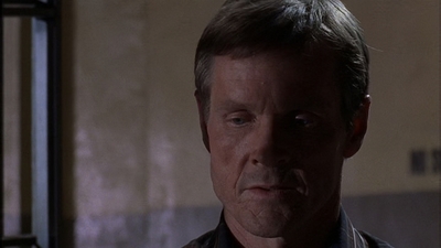 ROSWELL_-_E1X09_HEAT_WAVE_439.jpg