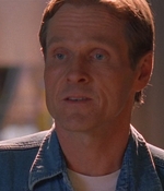 ROSWELL_-_E1X09_HEAT_WAVE_038.jpg