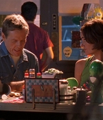 ROSWELL_-_E1X09_HEAT_WAVE_082.jpg