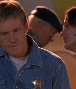 ROSWELL_-_E1X09_HEAT_WAVE_095.jpg