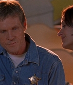 ROSWELL_-_E1X09_HEAT_WAVE_100.jpg