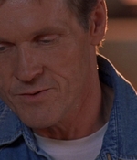ROSWELL_-_E1X09_HEAT_WAVE_137.jpg