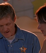 ROSWELL_-_E1X09_HEAT_WAVE_150.jpg
