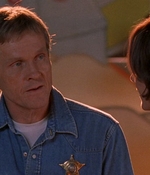 ROSWELL_-_E1X09_HEAT_WAVE_158.jpg