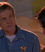 ROSWELL_-_E1X09_HEAT_WAVE_162.jpg