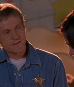 ROSWELL_-_E1X09_HEAT_WAVE_163.jpg