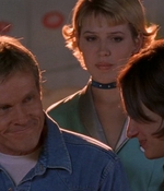 ROSWELL_-_E1X09_HEAT_WAVE_179.jpg