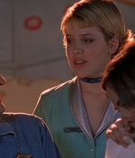 ROSWELL_-_E1X09_HEAT_WAVE_196.jpg