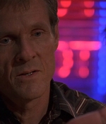 ROSWELL_-_E1X09_HEAT_WAVE_283.jpg