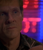 ROSWELL_-_E1X09_HEAT_WAVE_290.jpg