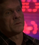 ROSWELL_-_E1X09_HEAT_WAVE_305.jpg
