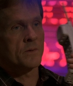 ROSWELL_-_E1X09_HEAT_WAVE_307.jpg