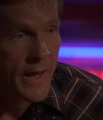 ROSWELL_-_E1X09_HEAT_WAVE_326.jpg