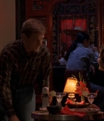 ROSWELL_-_E1X09_HEAT_WAVE_333.jpg