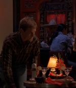 ROSWELL_-_E1X09_HEAT_WAVE_334.jpg