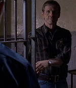 ROSWELL_-_E1X09_HEAT_WAVE_344.jpg