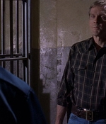 ROSWELL_-_E1X09_HEAT_WAVE_353.jpg