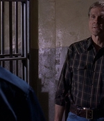 ROSWELL_-_E1X09_HEAT_WAVE_355.jpg