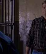 ROSWELL_-_E1X09_HEAT_WAVE_359.jpg