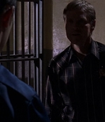 ROSWELL_-_E1X09_HEAT_WAVE_365.jpg