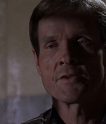 ROSWELL_-_E1X09_HEAT_WAVE_402.jpg