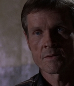 ROSWELL_-_E1X09_HEAT_WAVE_429.jpg