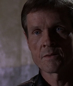 ROSWELL_-_E1X09_HEAT_WAVE_430.jpg