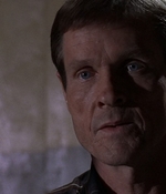 ROSWELL_-_E1X09_HEAT_WAVE_431.jpg